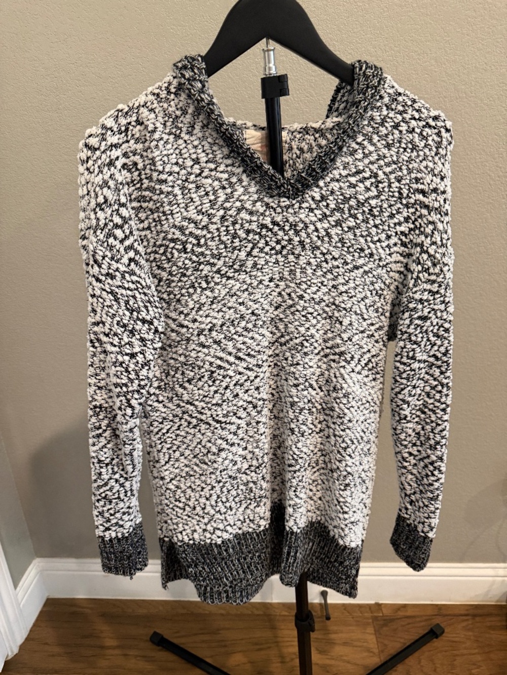 Womens Black & Cream Marled Chunky Knit Cowl-Neck Pullover Sweater size medium